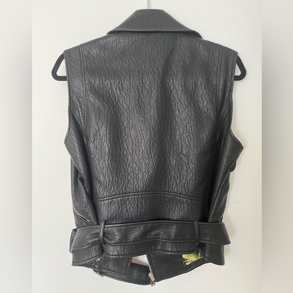 BCBG MotoVest, Faux Leather, Size Large, Black Zipper Pockets, Tropical Lining - Picture 2 of 6